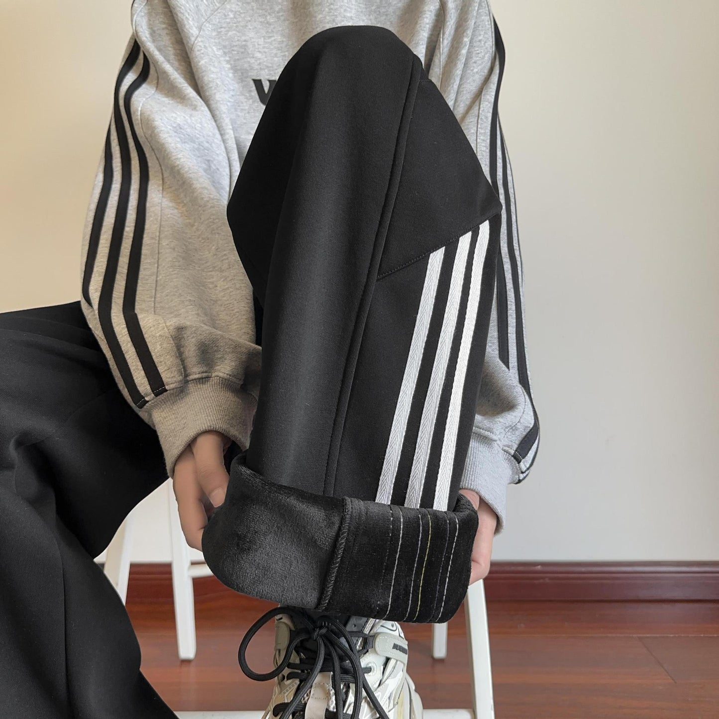 Trendy Sports Stripes Loose Casual Sweatpants